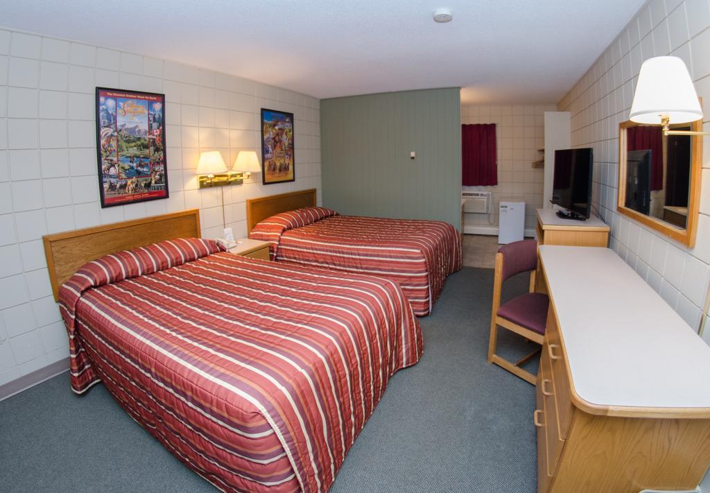 Plains Motel Brooks Room photo